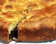Домашний пирог с черносливом